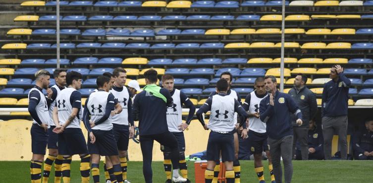 La barra brava de Rosario Central se metió en la práctica del equipo y exigió ganarle a Godoy Cruz
