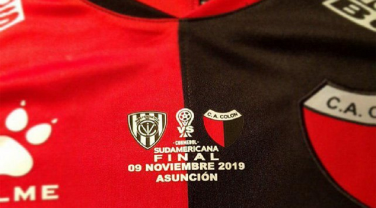 Esta es la camiseta que usará Colón en la final de la Copa Sudamericana