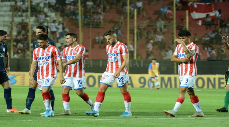 En una floja actuación Unión perdió ante Atlético Tucumán por 1 a 0 en el 15 de Abril