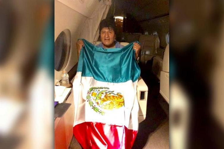 Evo Morales vuela a México previa escala en Paraguay