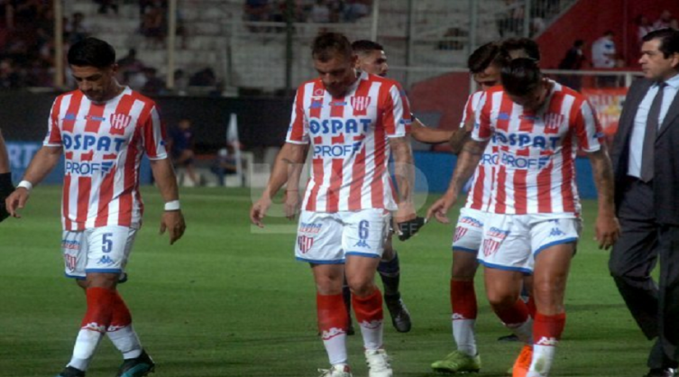 Madelón tiene dudas para armar la defensa pensando en Boca