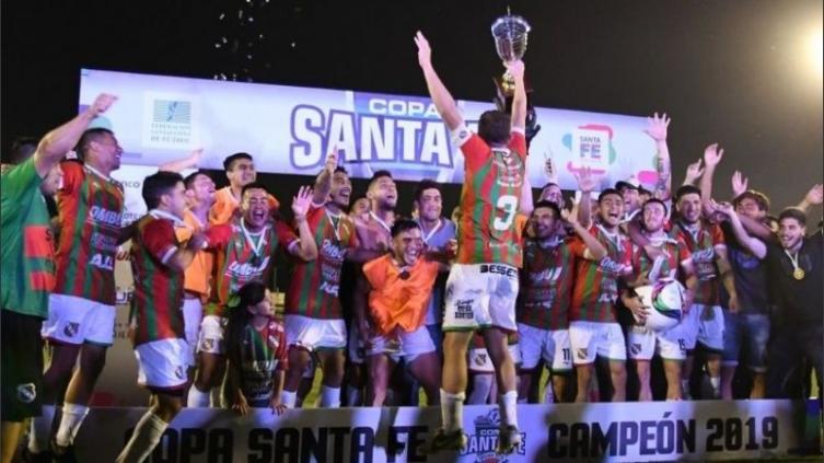Sportivo Las Parejas obtuvo el título de la Copa Santa Fe