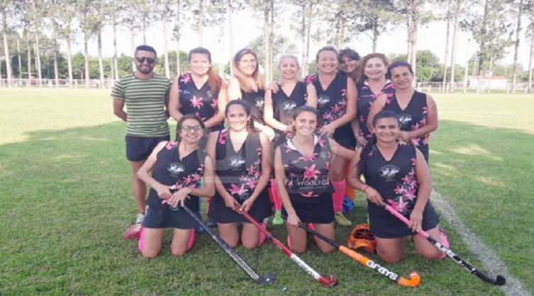 En el sintético de agua: el Interprovincial de Mamis Hockey