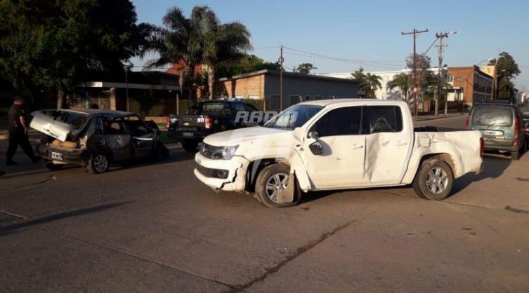 Choque y huida: dejaron a su amiga herida y atrapada en el auto