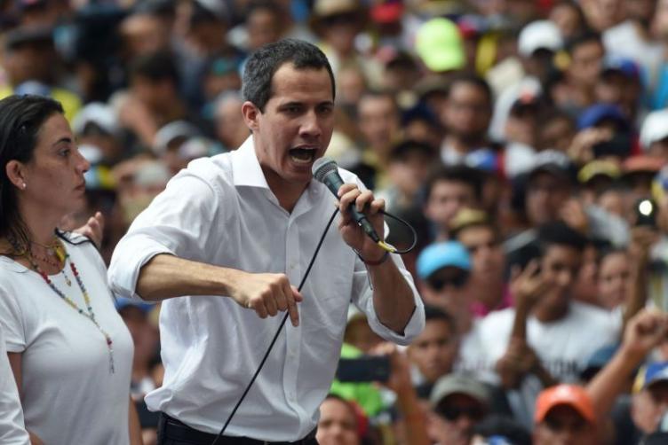 Guaidó llama a 