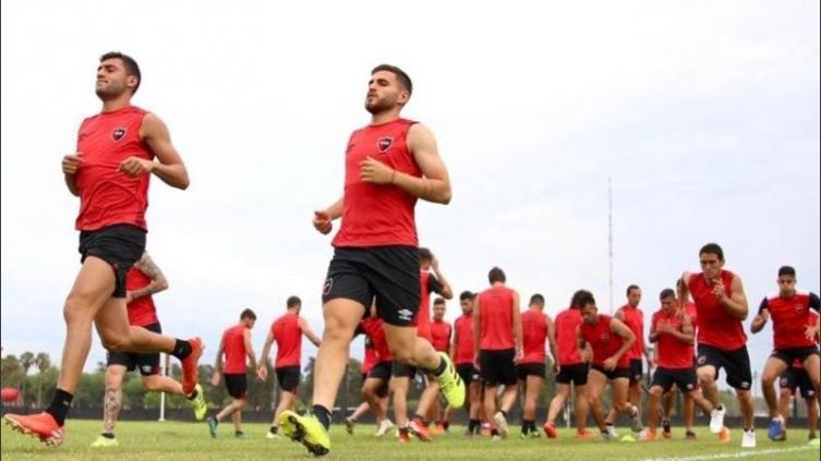 Newell ´s prepara el duelo con Argentinos con una duda en el medio