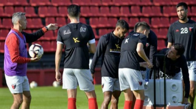 Lavallén se presentaría con un equipo parecido al que jugó la final