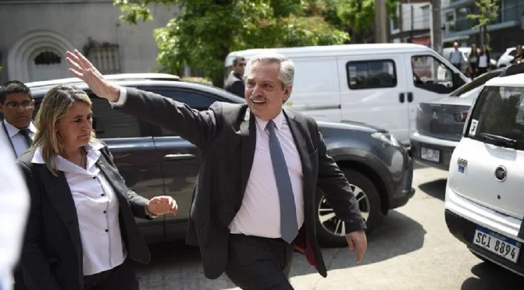 Gestión empresaria para bajar la tensión entre Alberto F. y Jair Bolsonaro