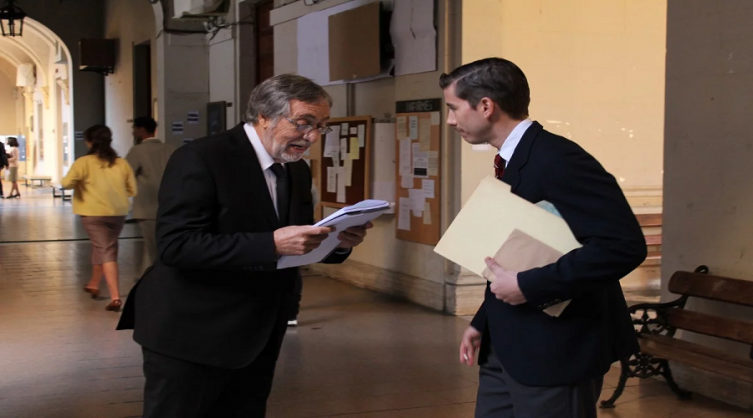 La universidad de los ´60, con el regreso de un Luis Brandoni afilado