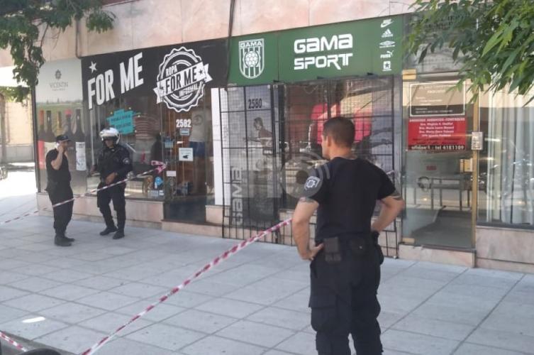 Apuñalaron a un comerciante en Obispo Gelabert y San Martín
