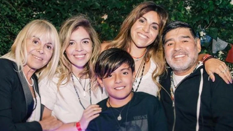 Diego Maradona y Claudia Villafañe se reencontraron luego de años de distanciamiento