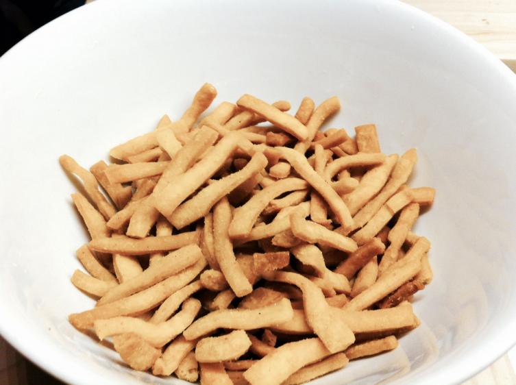 La ANMAT prohibió la venta de una marca de  snacks
