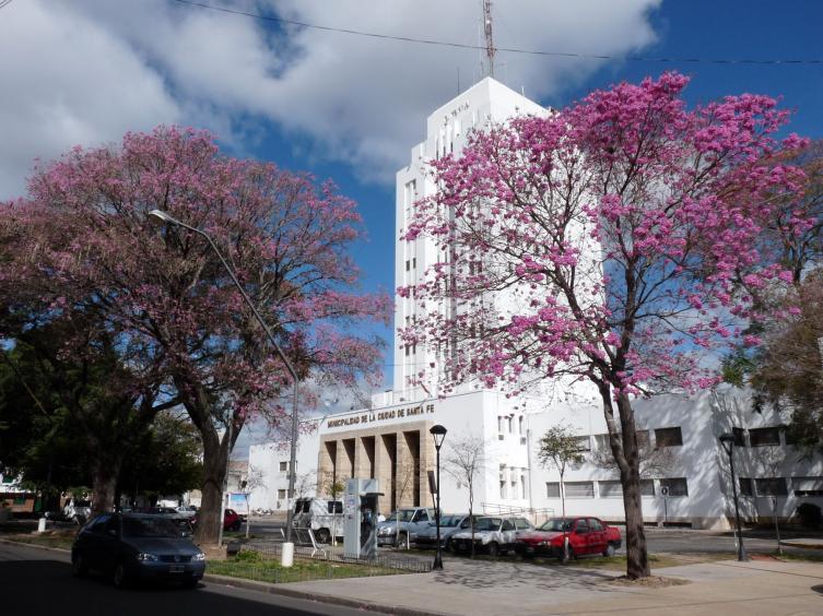 Empleados municipales cobran la cláusula gatillo