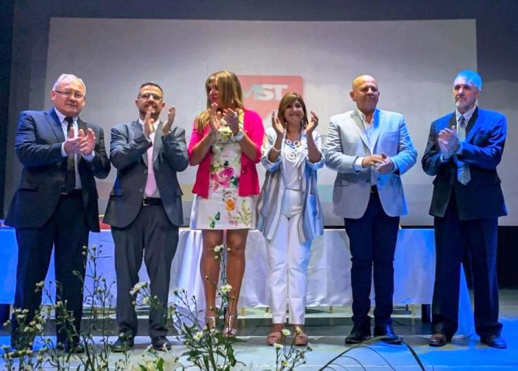 Daniela Qüesta asumió su segundo mandato como intendente de Santo Tomé