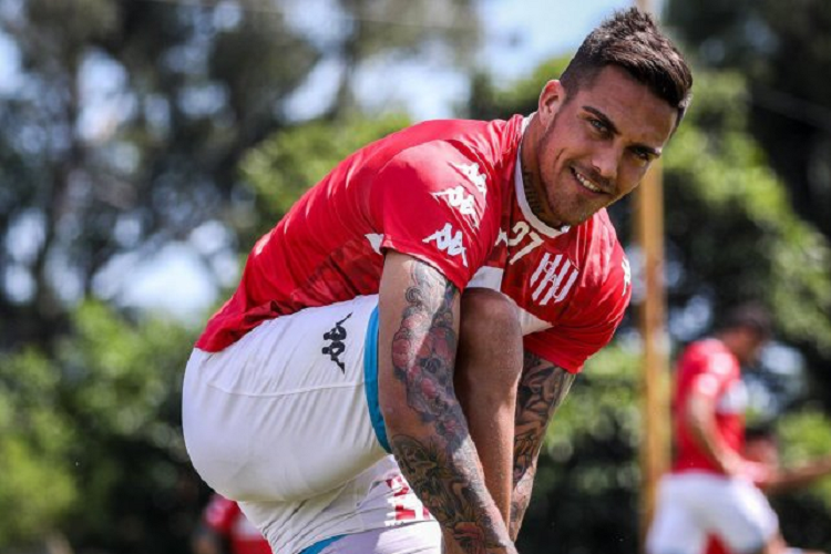 Méndez extendería su contrato con el club Tatengue
