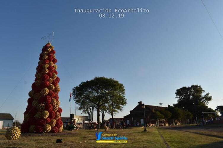 Sancti Spíritu, la localidad con el árbol de navidad más lindo de la provincia