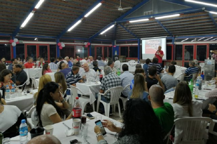 Spahn asistió a la despedida de año que organizó 