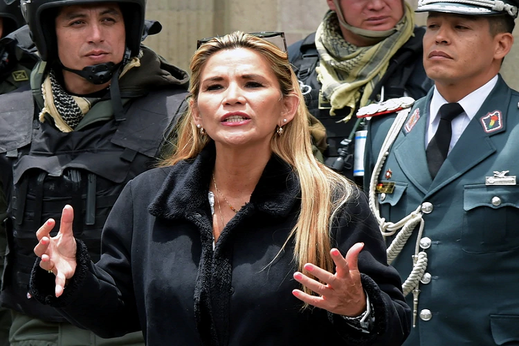 La presidenta de Bolivia anunció una inminente orden de aprehensión contra Evo Morales