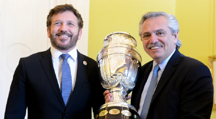Alberto Fernández recibió a Chiqui Tapia y a Alejandro Domínguez para interiorizarse sobre la Copa América 2020