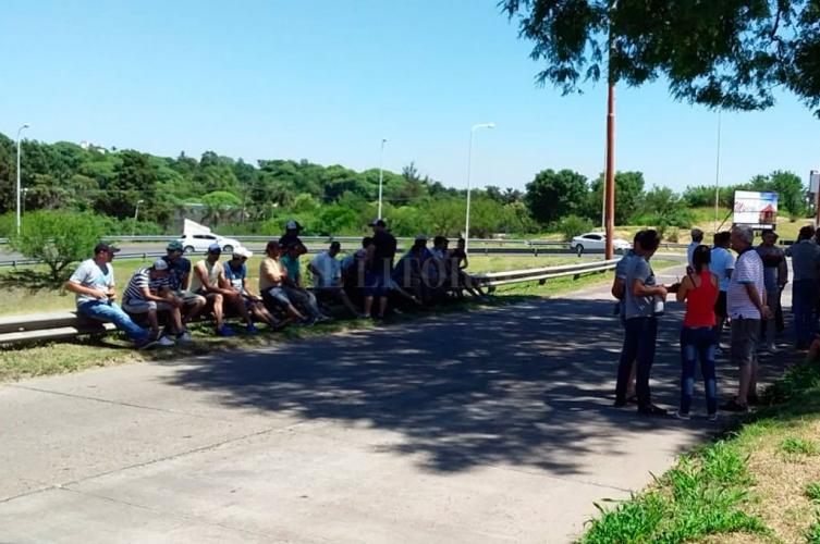 Productores protestaron en el ingreso al Túnel