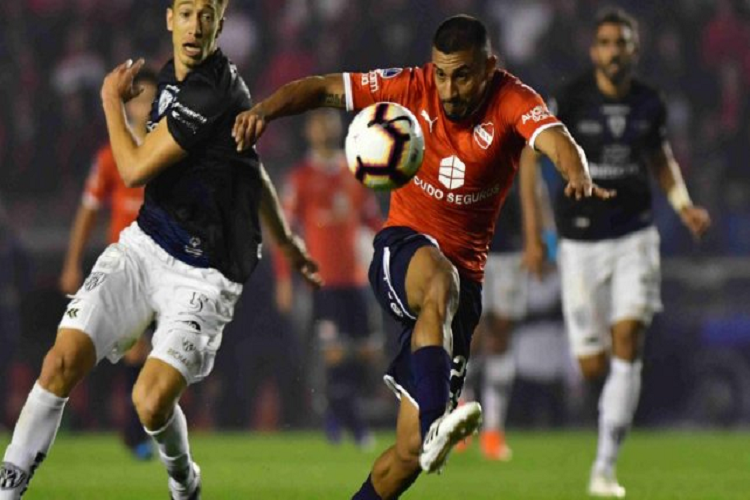 Unión estaría interesado en Cristian Chávez