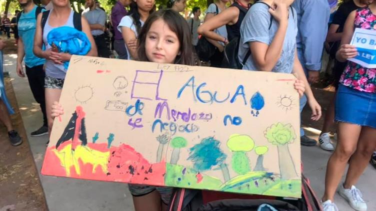 Derogaron la Ley 9.209 que habilitaba el uso de químicos en la minería