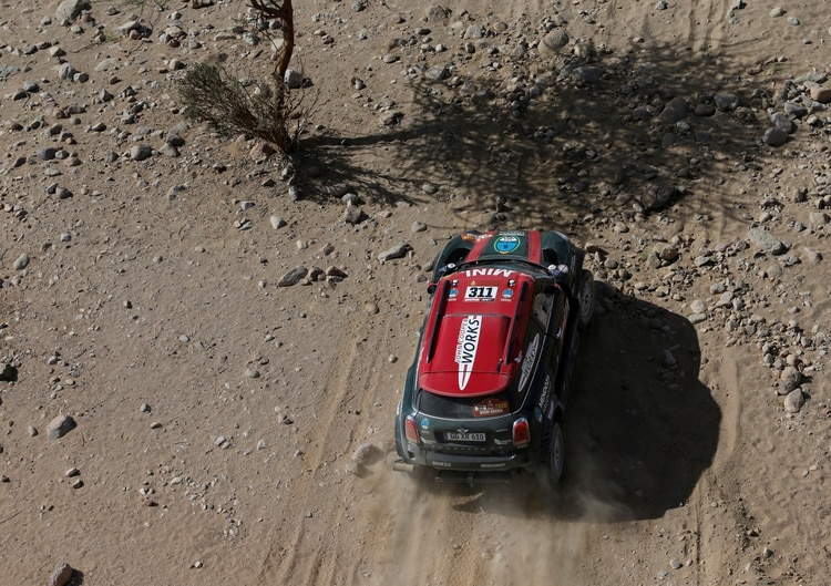 Dakar, etapa 2: Orly Terranova tuvo un duro cruce con Fernando Alonso