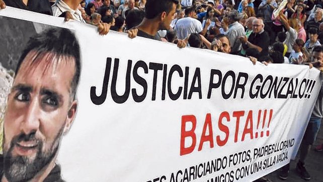 Rafaela volvió a marchar por la muerte de Gonzalo Glaría