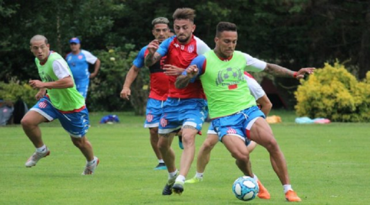 Madelón practicó fútbol con su primer equipo de este año