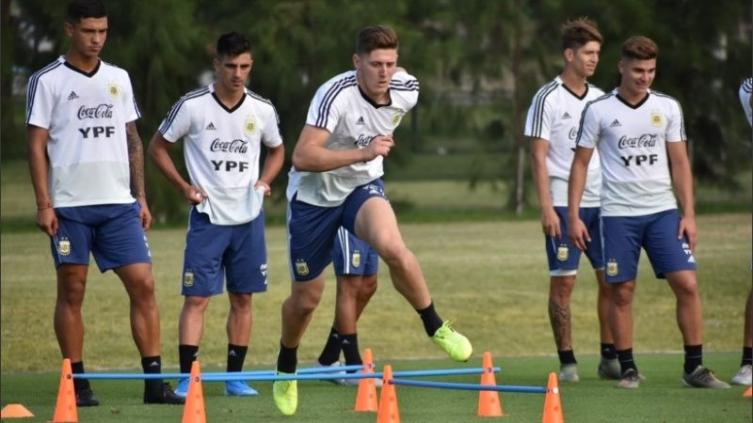 Fernando Batista ultima detalles para el debut de la Selección sub 23 en el Preolímpico