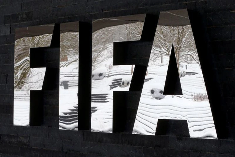 La nueva norma que fijará la FIFA y modificará para siempre el mercado de pases del fútbol mundial