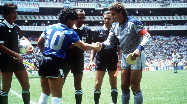 La insólita excusa de Peter Shilton en el Gol del Siglo y el reclamo a Diego Maradona