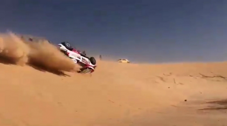Fernando Alonso sufrió un impresionante accidente en la décima etapa del Rally Dakar