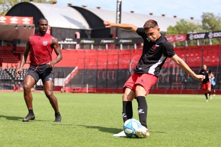 Colón no pudo contra Newell's en el primer amistoso en Rosario