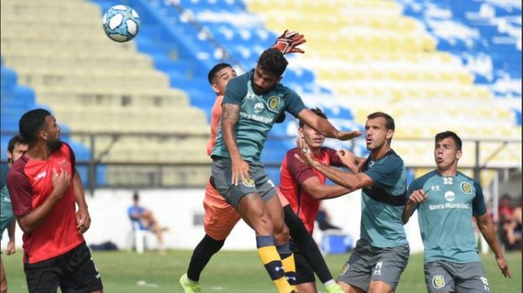 Último amistoso: Central le ganó 3 a 0 al equipo del “Loco” Abreu