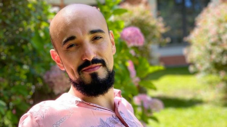La sorpresiva primera foto de Abel Pintos con su novia