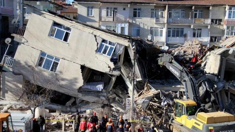Ya son 31 los muertos por el terremoto que sacudió a Turquía