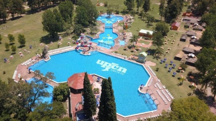 Escándalo en las piletas del camping UPCN