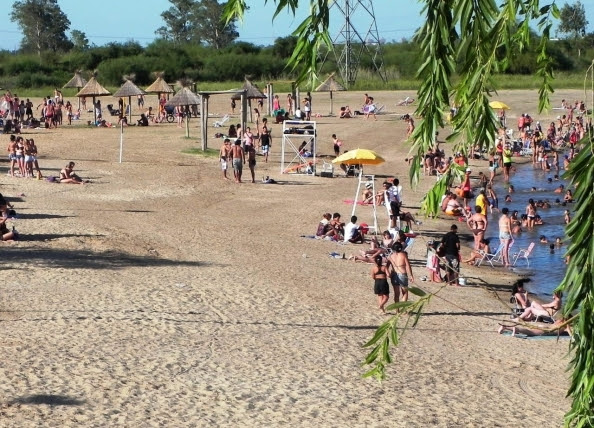 Quedó prohibido el acceso al río en el balneario municipal