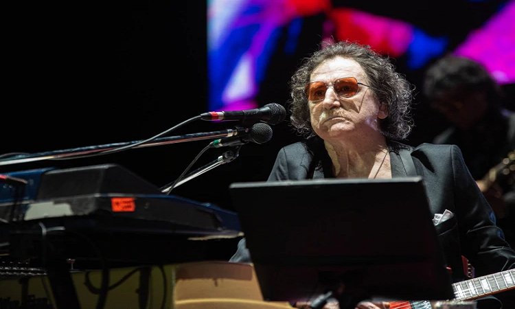 Charly García sufrió un traumatismo en la cadera al caerse en su casa