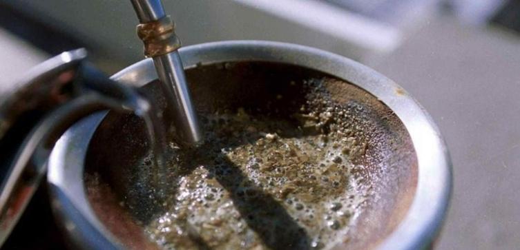 La ANMAT prohibió una yerba mate porque tenía bacterias