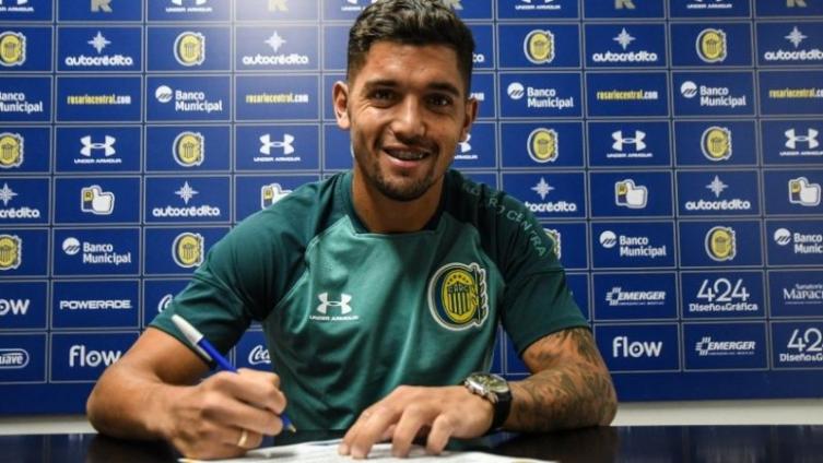 Federico Martínez, refuerzo de Rosario Central: 