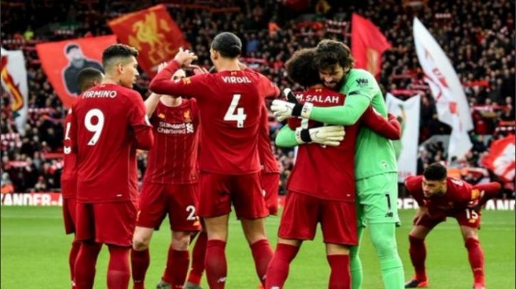 Liverpool goleó al Southampton y suma 16 triunfos consecutivos