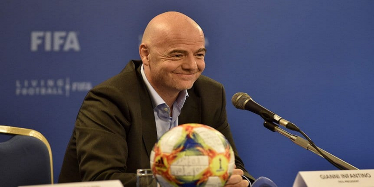 La FIFA creará un fondo mundial de garantía salarial para futbolistas