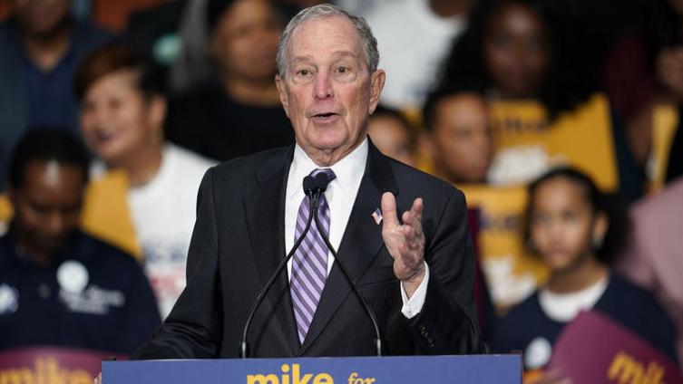 Bloomberg califica para participar del debate de candidatos demócratas