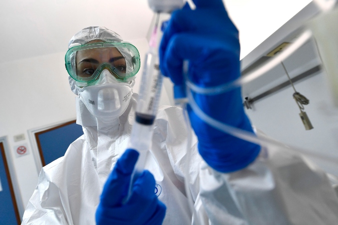 Ascienden a 2.239 los muertos por coronavirus