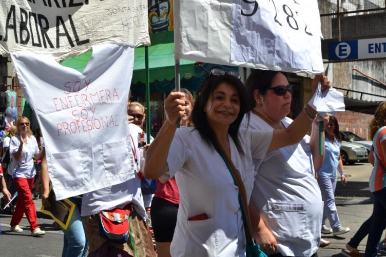 Enfermeros reclaman la implementación de un artículo que garantice su calidad de vida
