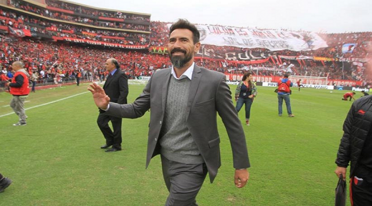 Se hizo oficial la llegada de Eduardo Domínguez a Colón