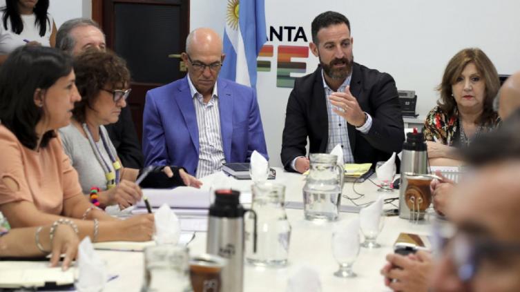 Los docentes vuelven a reunirse con el Gobierno en Casa Gris