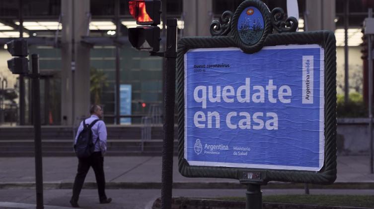 El Gobierno analiza extender el aislamiento obligatorio